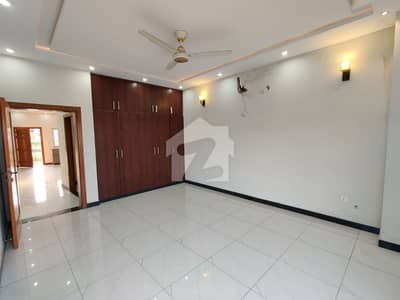 ALI BLOCK 5 MARLA BRAND NEW HOUSE FOR SALE FOUR MASTER BEDROOMS NEAR TO COMMERCIAL PARK