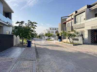 50 Ft Road 10 Marla Plot For Sale