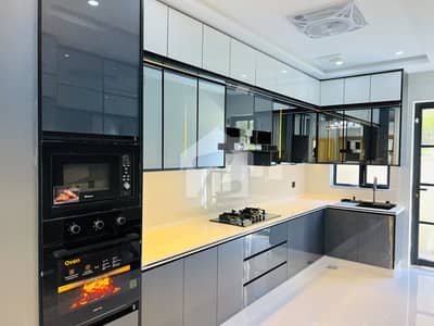 8 MARLA BRAND NEW DESIGNER HOUSE FOR SALE IN BAHRIA TOWN