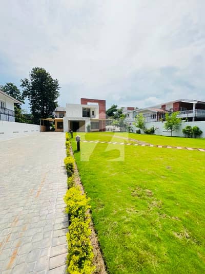 FOR Rent PRIME HOUSE IN G-6/3, ISLAMABAD Plot Size: 1633 Square Yards Bedrooms: 8 Spacious Bedrooms with Attached Bathrooms