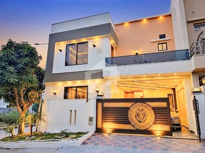 06 Marla Brand New Luxury Corner House For Sale