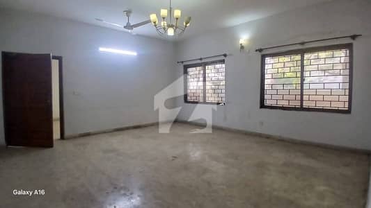 جی ۔ 15 اسلام آباد میں 2 کمروں کا 9 مرلہ فلیٹ 1.45 کروڑ میں برائے فروخت۔