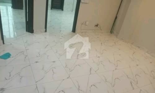 ای ۔ 11 اسلام آباد میں 3 کمروں کا 5 مرلہ فلیٹ 1.35 کروڑ میں برائے فروخت۔