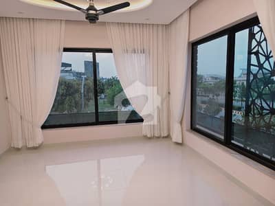 Corner 10 Marla Semi Furnished House For Sale