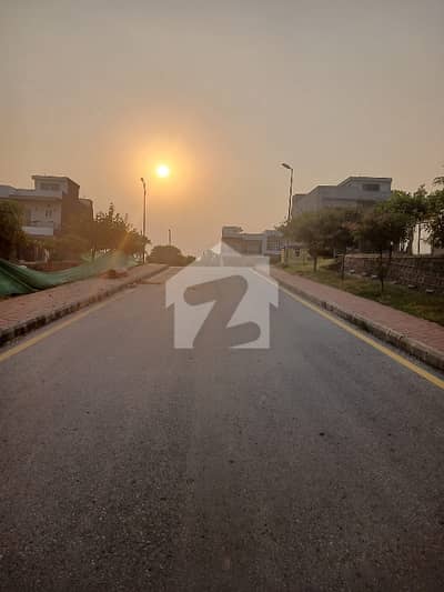 بحریہ انکلیو - سیکٹر جی بحریہ انکلیو,بحریہ ٹاؤن,اسلام آباد میں 10 مرلہ رہائشی پلاٹ 1.4 کروڑ میں برائے فروخت۔