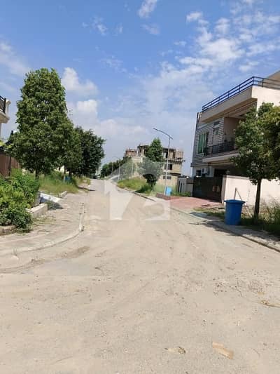 ٹاپ سٹی 1 - بلاک ڈی ٹاپ سٹی 1,اسلام آباد میں 10 مرلہ رہائشی پلاٹ 1.45 کروڑ میں برائے فروخت۔