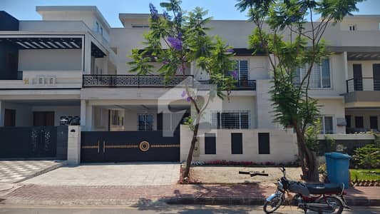 بحریہ انکلیو - سیکٹر سی 2 بحریہ انکلیو,بحریہ ٹاؤن,اسلام آباد میں 5 کمروں کا 10 مرلہ مکان 5.4 کروڑ میں برائے فروخت۔ بحریہ انکلیو - سیکٹر سی 2 بحریہ انکلیو,بحریہ ٹاؤن,اسلام آباد میں 5 کمروں کا 10 مرلہ مکان 5.4 کروڑ میں برائے فروخت۔