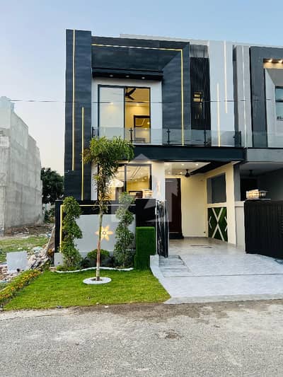 LUSH 5 MARLA DOUBLE STOREY DOUBLE UNIT HOUSE FOR SALE AT IDEAL LOCATION OF AL AHMAD GARDEN