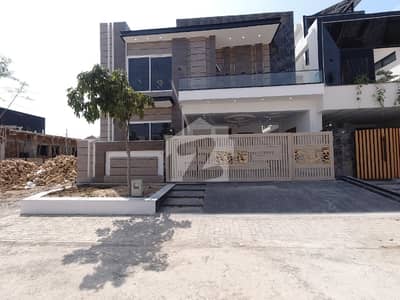 ٹاپ سٹی 1 - بلاک اے ٹاپ سٹی 1,اسلام آباد میں 5 کمروں کا 10 مرلہ مکان 4.65 کروڑ میں برائے فروخت۔