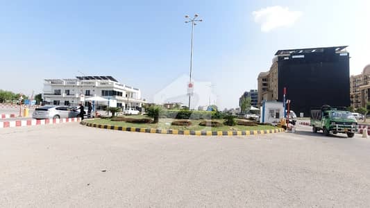ٹاپ سٹی 1 - بلاک سی ٹاپ سٹی 1,اسلام آباد میں 1 کنال رہائشی پلاٹ 2.5 کروڑ میں برائے فروخت۔