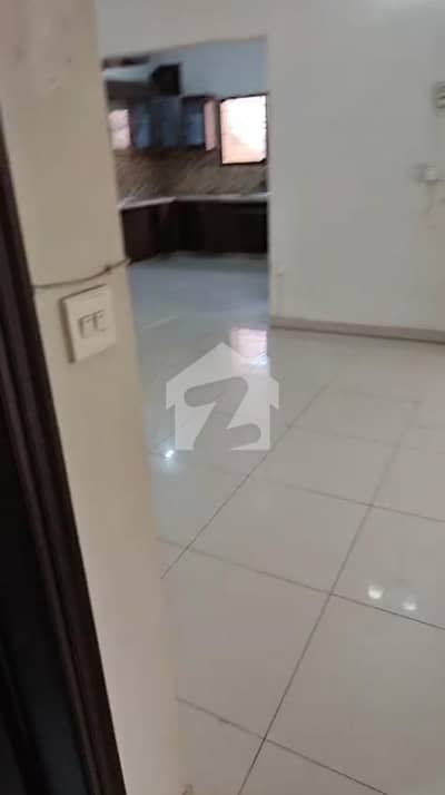عامر خسرو کراچی میں 4 کمروں کا 12 مرلہ بالائی پورشن 2.5 لاکھ میں کرایہ پر دستیاب ہے۔