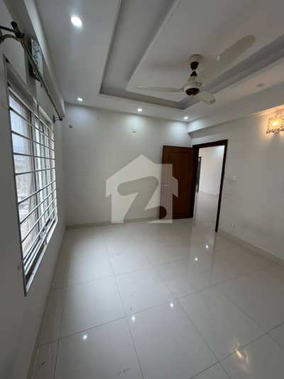 E 11 3 Multi Unfurnished 3bed Apartment For Rent