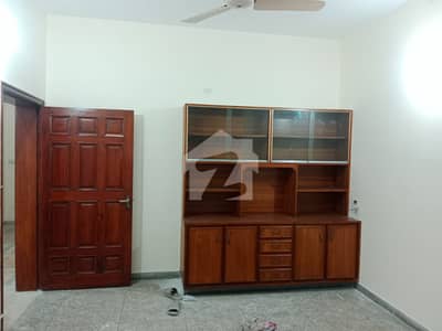 صدر کینٹ,لاہور میں 3 کمروں کا 12 مرلہ بالائی پورشن 55.0 ہزار میں کرایہ پر دستیاب ہے۔