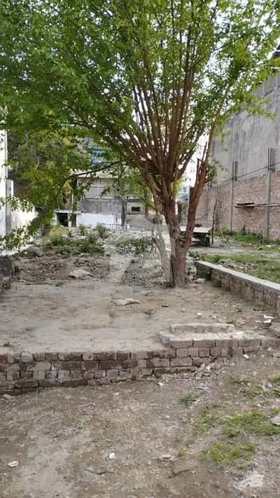 گلبرگ 3 گلبرگ,لاہور میں 1 کنال کمرشل پلاٹ 10.5 کروڑ میں برائے فروخت۔