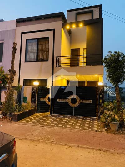 1 Year Used 5 Marla New House For Sale