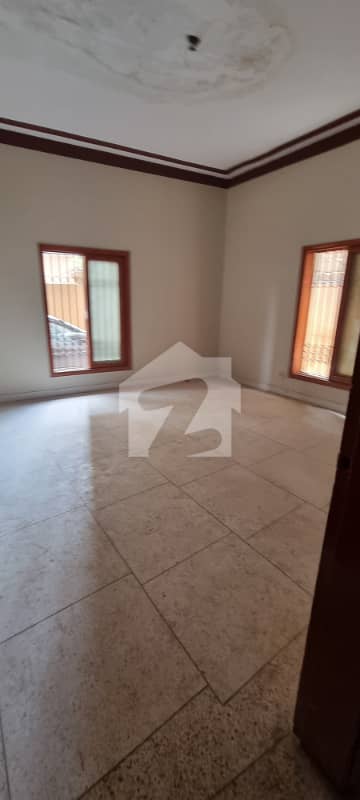 گلشنِ اقبال - بلاک 3 گلشنِ اقبال,گلشنِ اقبال ٹاؤن,کراچی میں 8 کمروں کا 10 مرلہ مکان 5.5 کروڑ میں برائے فروخت۔