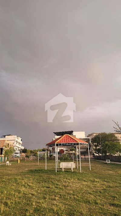 ٹاپ سٹی 1 اسلام آباد میں 10 مرلہ رہائشی پلاٹ 88.0 لاکھ میں برائے فروخت۔