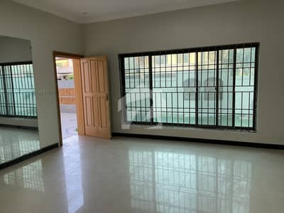 F-10 Double Storey House 6 Bedroom For Rent