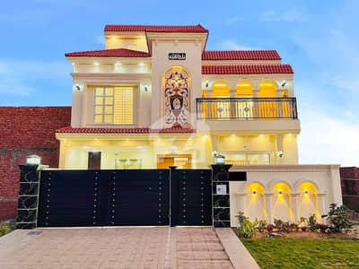 بش ایگزیکٹو ولاز ملتان میں 6 کمروں کا 9 مرلہ مکان 3.2 کروڑ میں برائے فروخت۔
