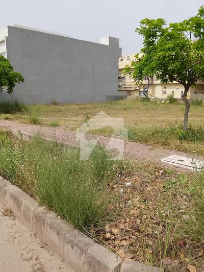 بحریہ انکلیو - سیکٹر ایم بحریہ انکلیو,بحریہ ٹاؤن,اسلام آباد میں 10 مرلہ رہائشی پلاٹ 1.6 کروڑ میں برائے فروخت۔