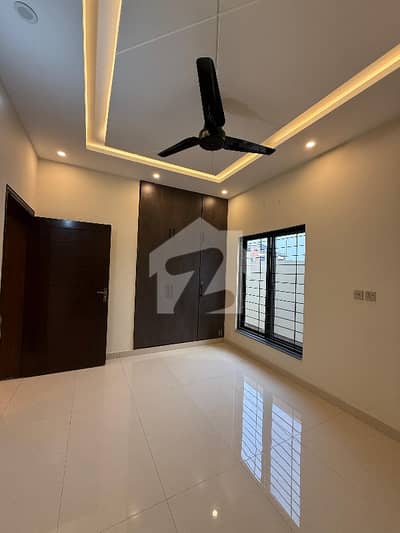 5 MARLA LOWER PORTION AVAILABLE FOR RENT