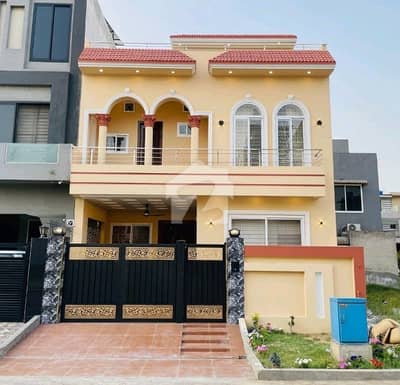 سٹی ہاؤسنگ سوسائٹی گوجرانوالہ میں 4 کمروں کا 5 مرلہ مکان 1.75 کروڑ میں برائے فروخت۔