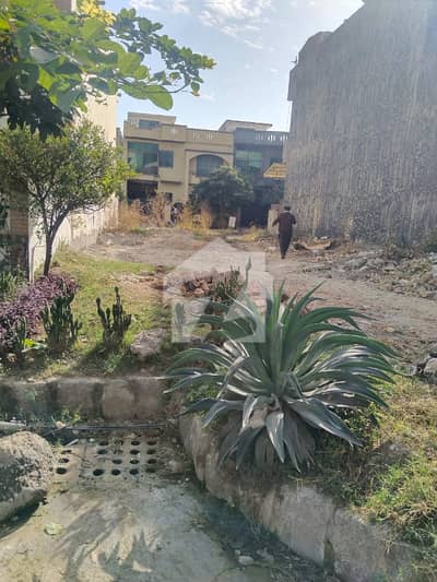 F11/3 Plot For Sale