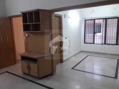 ڈی ایچ اے فیز 4 ڈیفنس (ڈی ایچ اے),لاہور میں 3 کمروں کا 1 کنال بالائی پورشن 1.0 لاکھ میں کرایہ پر دستیاب ہے۔