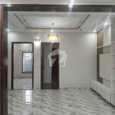 5 MARLA UPPER PORTION AVAILABLE FOR RENT