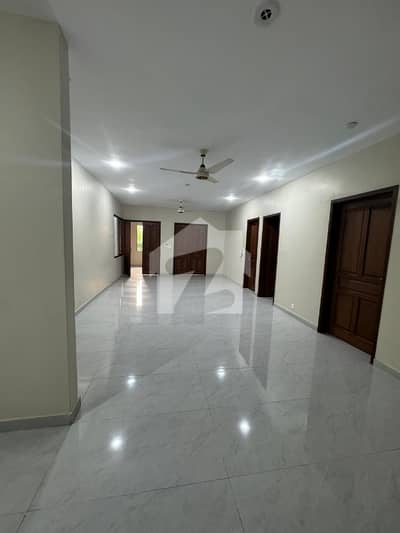 BUNGALOW FOR RENT DHA PHASE 8 500 YARD WELL MAINTAINED