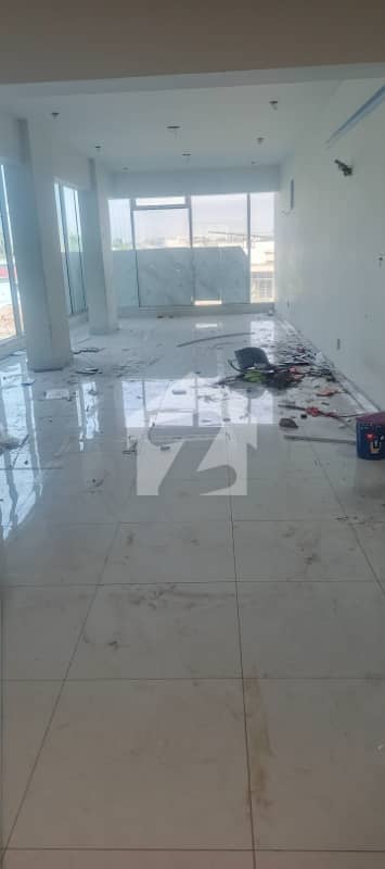 OFFICE FOR RENT JUST LIKE BRAND NEW WITH LIFT CAR PARKING OLD SUNSET BOULEVARD PHASE 2 1200 SQUARE FEET