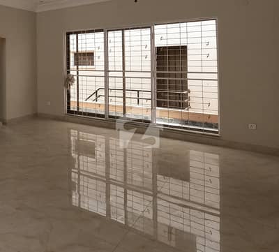 Your Dream Brand New 10 Marla Office Is Available In Allama Iqbal Town - Karim Block