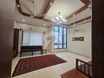 500 Square Yards Bungalow For Rent In Phase 8