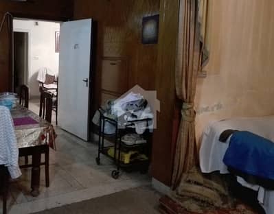 علامہ اقبال ٹاؤن ۔ چناب بلاک علامہ اقبال ٹاؤن,لاہور میں 6 کمروں کا 11 مرلہ مکان 3.7 کروڑ میں برائے فروخت۔