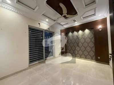 Upper Portion Of 7 Marla House Available For Rent In Dream Gardens