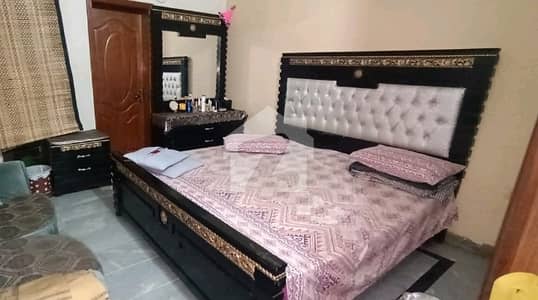 علامہ اقبال ٹاؤن لاہور میں 5 کمروں کا 10 مرلہ مکان 3.75 کروڑ میں برائے فروخت۔