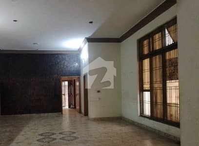 Centrally Located Upper Portion For Rent In Wahdat Road Available