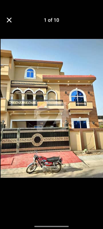 فیصل ٹاؤن - ایف ۔ 18 اسلام آباد میں 5 کمروں کا 7 مرلہ مکان 3.8 کروڑ میں برائے فروخت۔