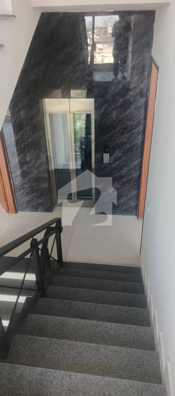 OFFICE FOR RENT PHASE 7 D H A 1020 SQUARE FEET WITH LIFT