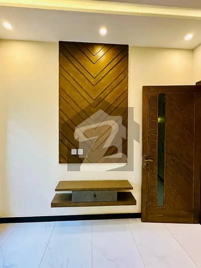 Upper Portion Of 7 Marla House Available For Rent In Dream Gardens