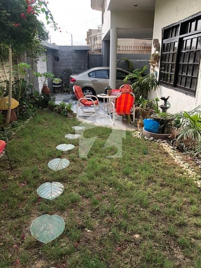 ڈی ایچ اے فیز 8 ڈی ایچ اے ڈیفینس,کراچی میں 6 کمروں کا 1 کنال مکان 4.5 لاکھ میں کرایہ پر دستیاب ہے۔