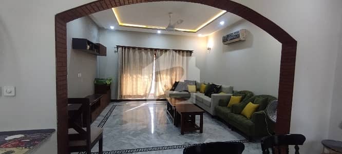 ڈی ایچ اے ڈیفینس فیز 2 ڈی ایچ اے ڈیفینس,اسلام آباد میں 3 کمروں کا 1 کنال بالائی پورشن 2.4 لاکھ میں کرایہ پر دستیاب ہے۔