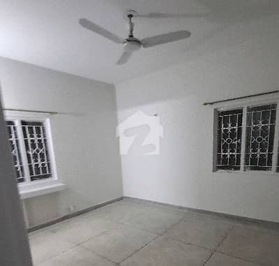 جی ۔ 11 اسلام آباد میں 3 کمروں کا 14 مرلہ زیریں پورشن 1.25 لاکھ میں کرایہ پر دستیاب ہے۔