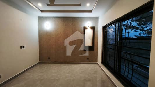 ایل ڈی اے ایوینیو ۔ بلاک ڈی ایل ڈی اے ایوینیو,لاہور میں 3 کمروں کا 1 کنال بالائی پورشن 1.25 لاکھ میں کرایہ پر دستیاب ہے۔