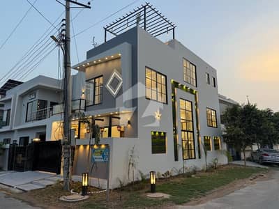 Corner Ultra Modern Villa of 5 Marla Available For Sale Nearest To Park
