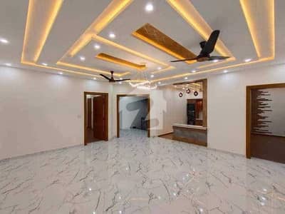 One Kanal Full Luxury House For Rent