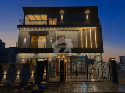 بش ایگزیکٹو ولاز ملتان میں 6 کمروں کا 11 مرلہ مکان 3.8 کروڑ میں برائے فروخت۔