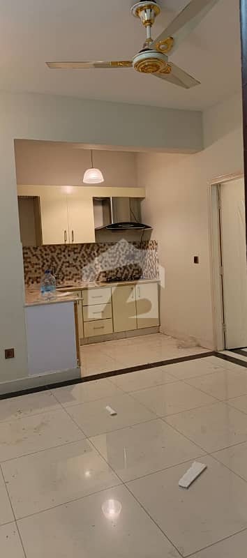 01 BEDROOM LUXURY UNFURNISHED APARTMENT AVAILABLE FOR RENT AT GULBERG GREEN ISLAMABAD