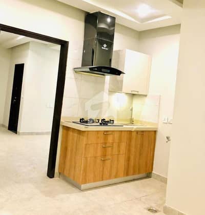 01 BEDROOM LUXURY UNFURNISHED APARTMENT AVAILABLE FOR RENT AT GULBERG GREEN ISLAMABAD