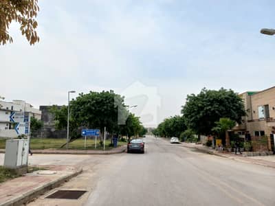 بحریہ ٹاؤن فیز 8 ۔ بلاک ای بحریہ ٹاؤن فیز 8,بحریہ ٹاؤن راولپنڈی,راولپنڈی میں 10 مرلہ رہائشی پلاٹ 1.25 کروڑ میں برائے فروخت۔ بحریہ ٹاؤن فیز 8 ۔ بلاک ای بحریہ ٹاؤن فیز 8,بحریہ ٹاؤن راولپنڈی,راولپنڈی میں 10 مرلہ رہائشی پلاٹ 1.25 کروڑ میں برائے فروخت۔